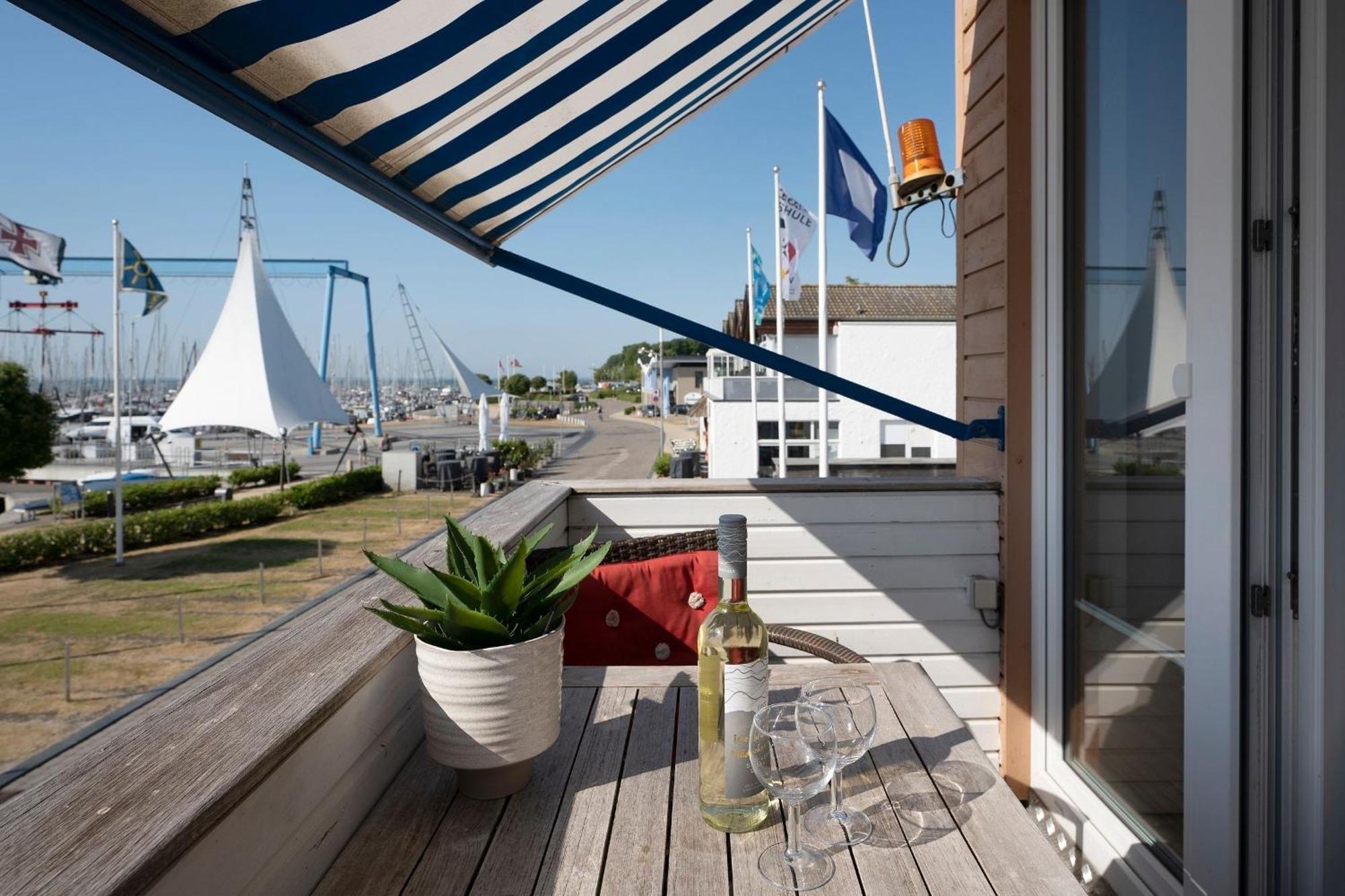 Yachthafen 6 Steuerbord Apartment เกรอมิทซ์ ภายนอก รูปภาพ